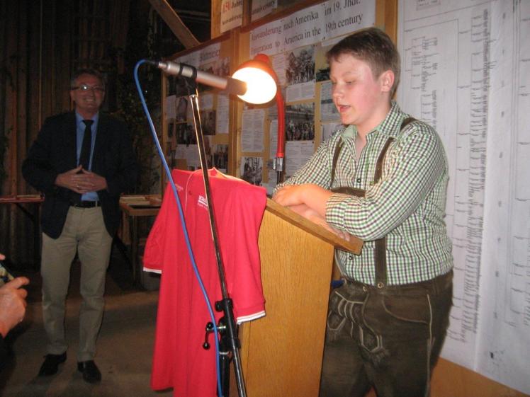 Bild 1 Begrüßung durch Felix Hiob mit Bürgermeister Ludwig Prögler