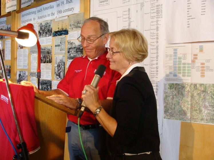 Bild 12 Marty Kraemer mit Christa Senft.jpg